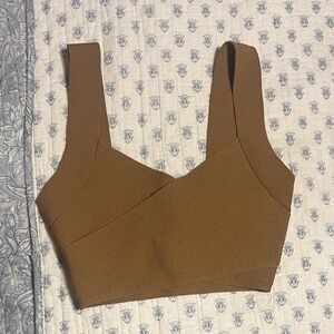 Babaton/Aritizia Ribbed Crop Top